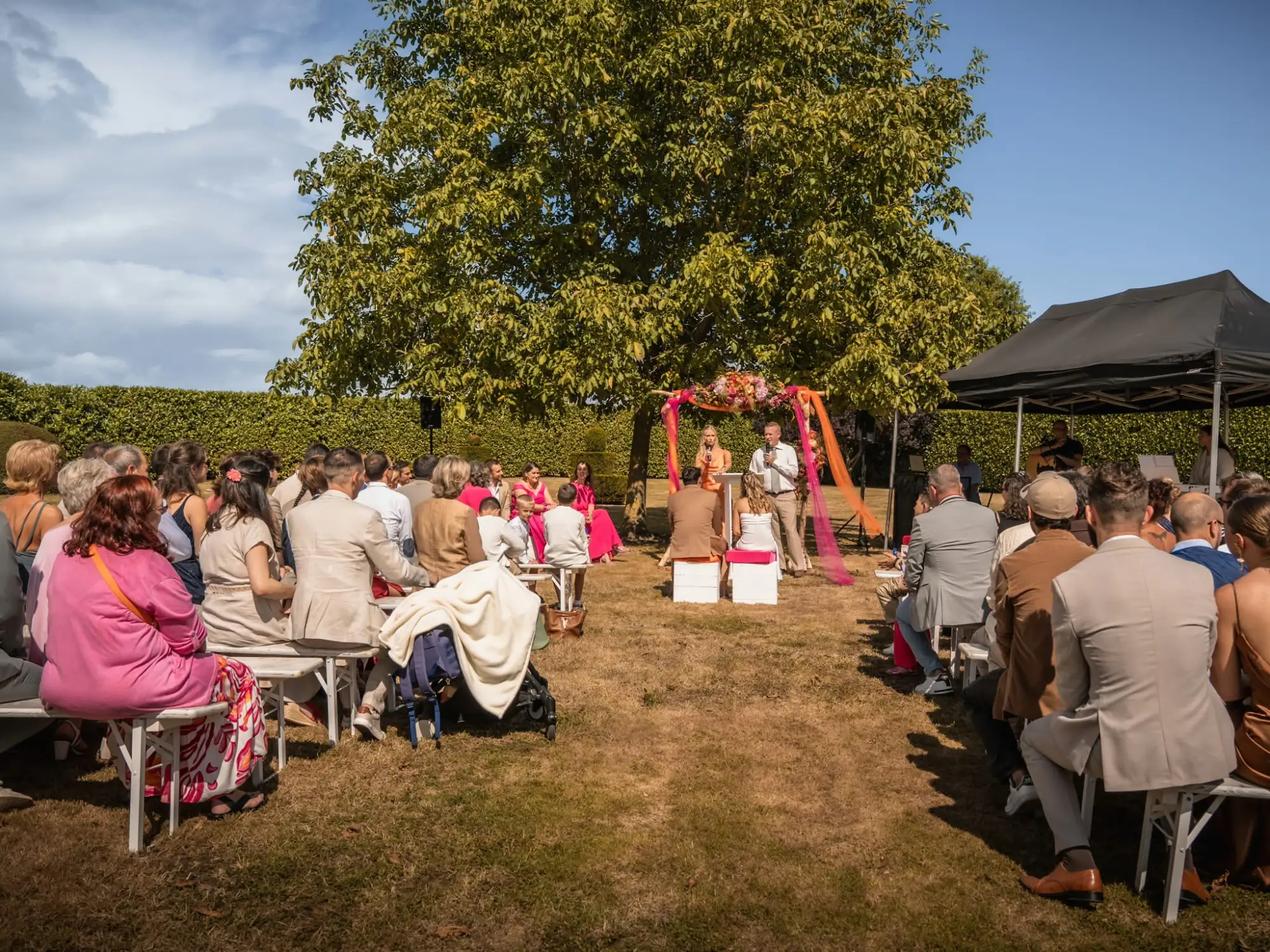 Ceremonie de mariage en exterieur avec Sweet Escape, duo acoustique