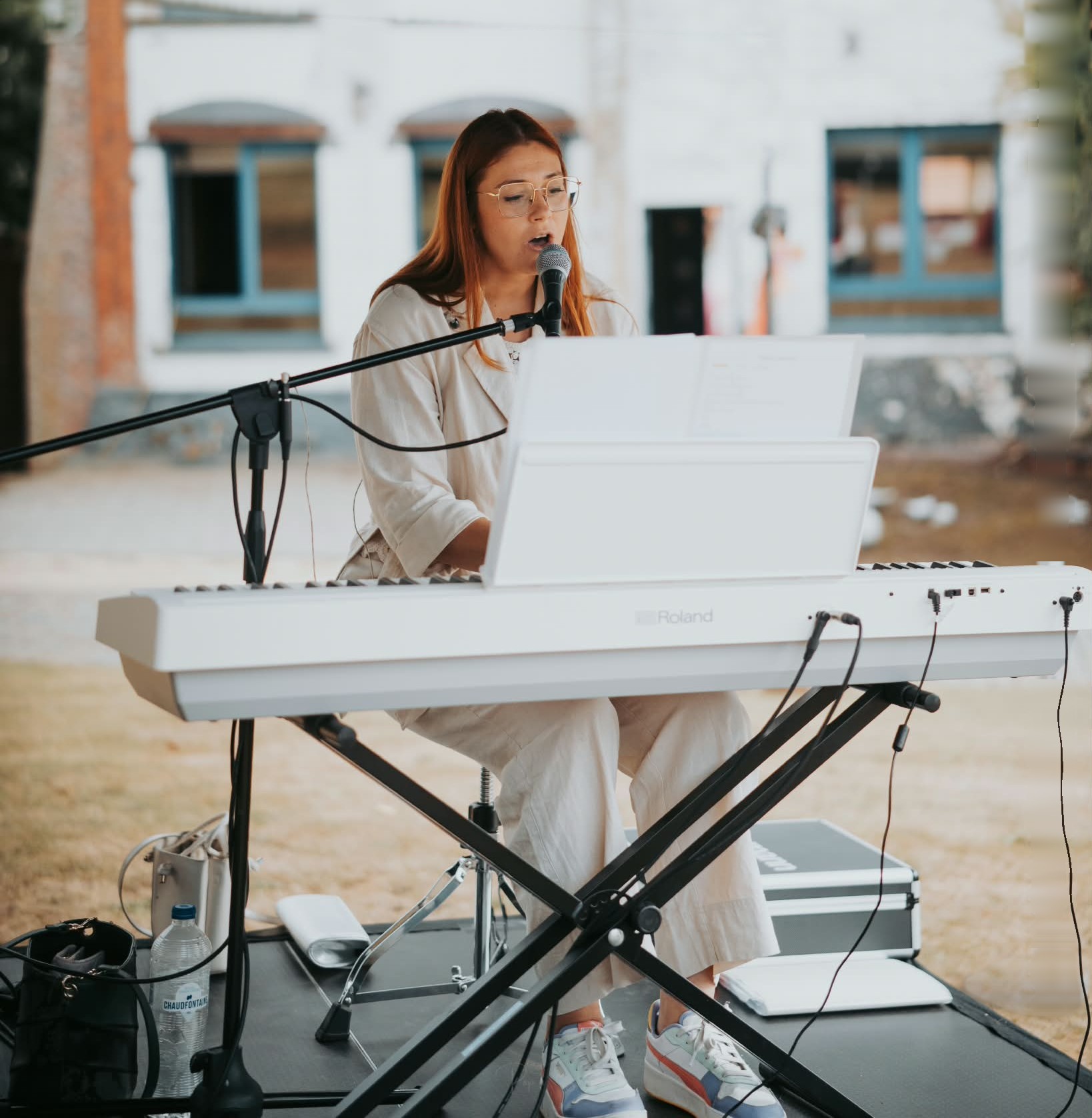 Flavia au piano et au chant - Sweet Escape, duo acoustique